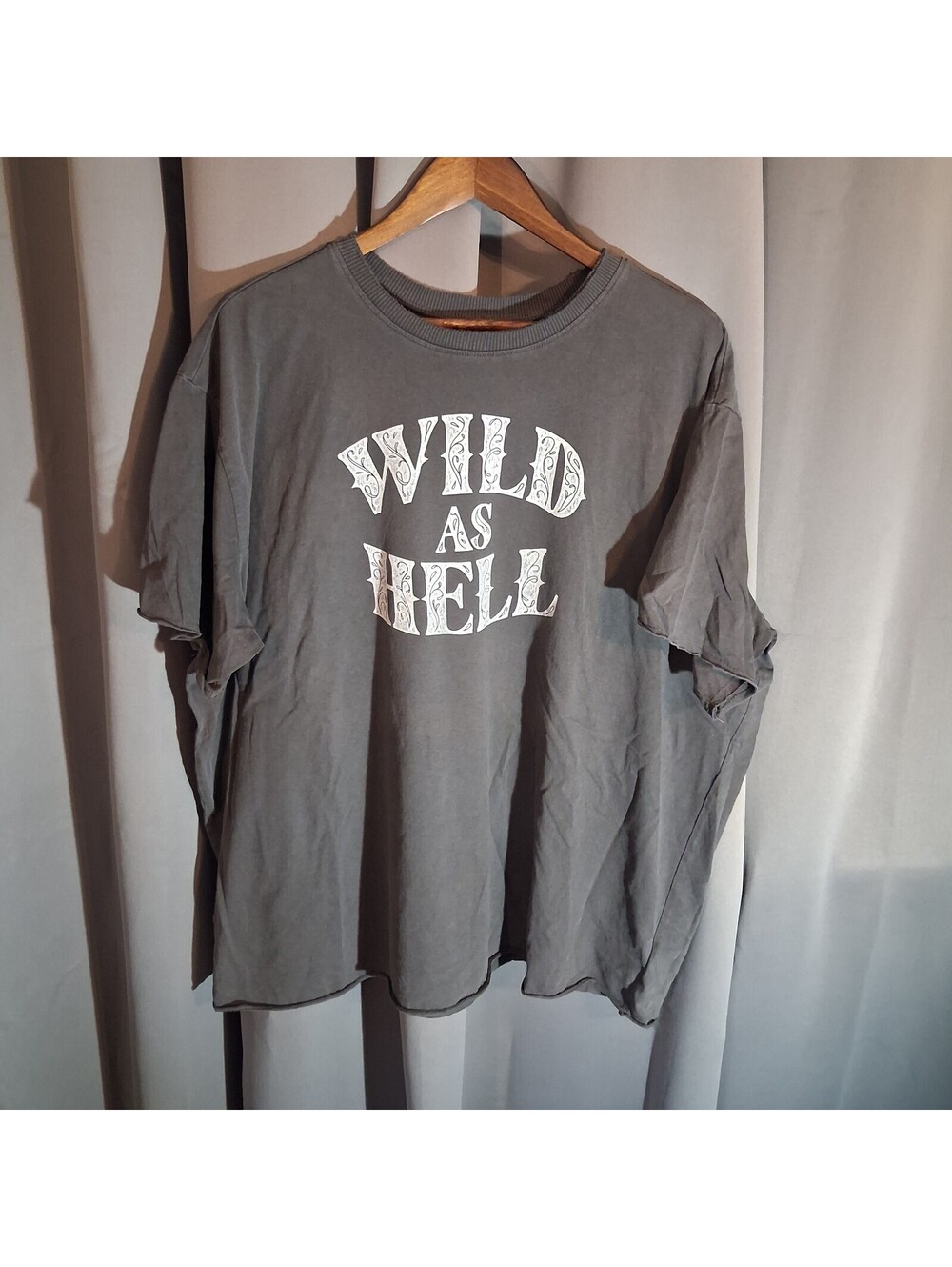 Torrid Wild As Hell Graphic Tee Size 2 Charcoal Gray Cotton